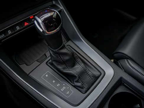 New 2025 Audi Q3 2.0T Premium image 18