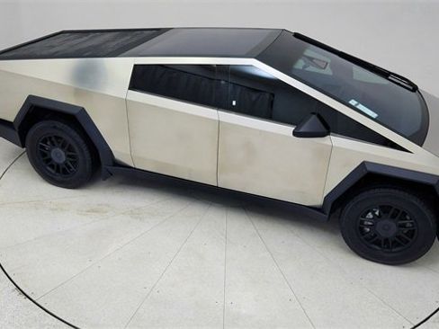 Used 2025 Tesla Cybertruck AWD Crew Cab image 71