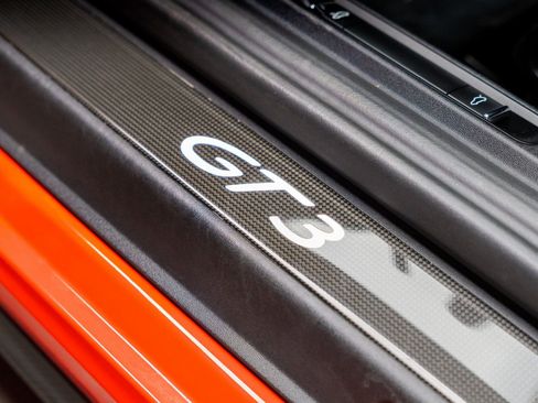 Used 2018 Porsche 911 GT3 RWD image 64