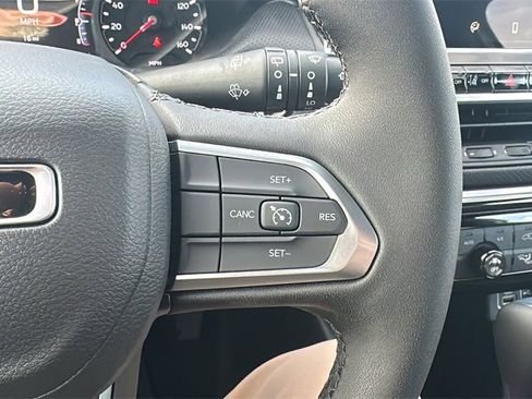 New 2026 Jeep Compass Latitude image 17