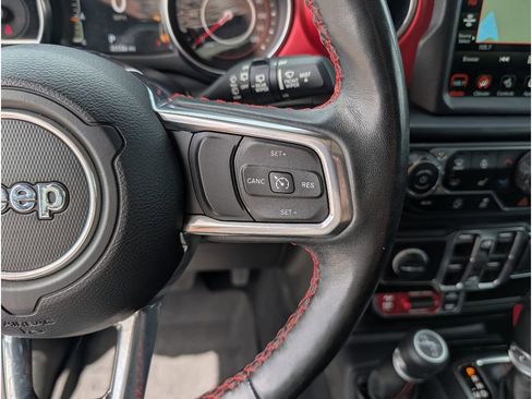 Used 2022 Jeep Wrangler Unlimited Rubicon w/ LED Lighting Group AWD/4WD image 19