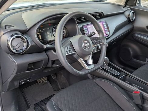 Used 2023 Nissan Kicks SV image 13