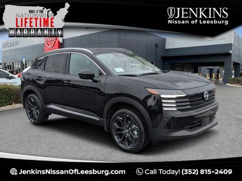 Used 2025 Nissan Kicks SR image 1