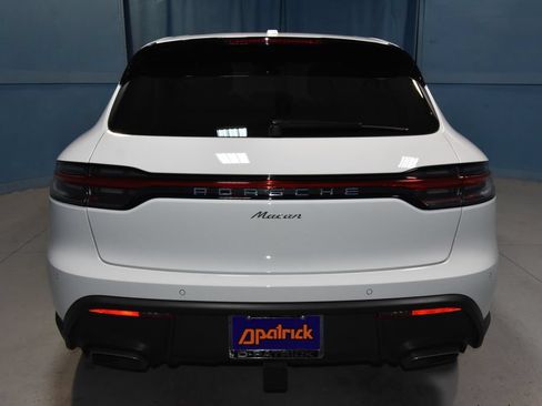 Certified 2025 Porsche Macan AWD/4WD image 29