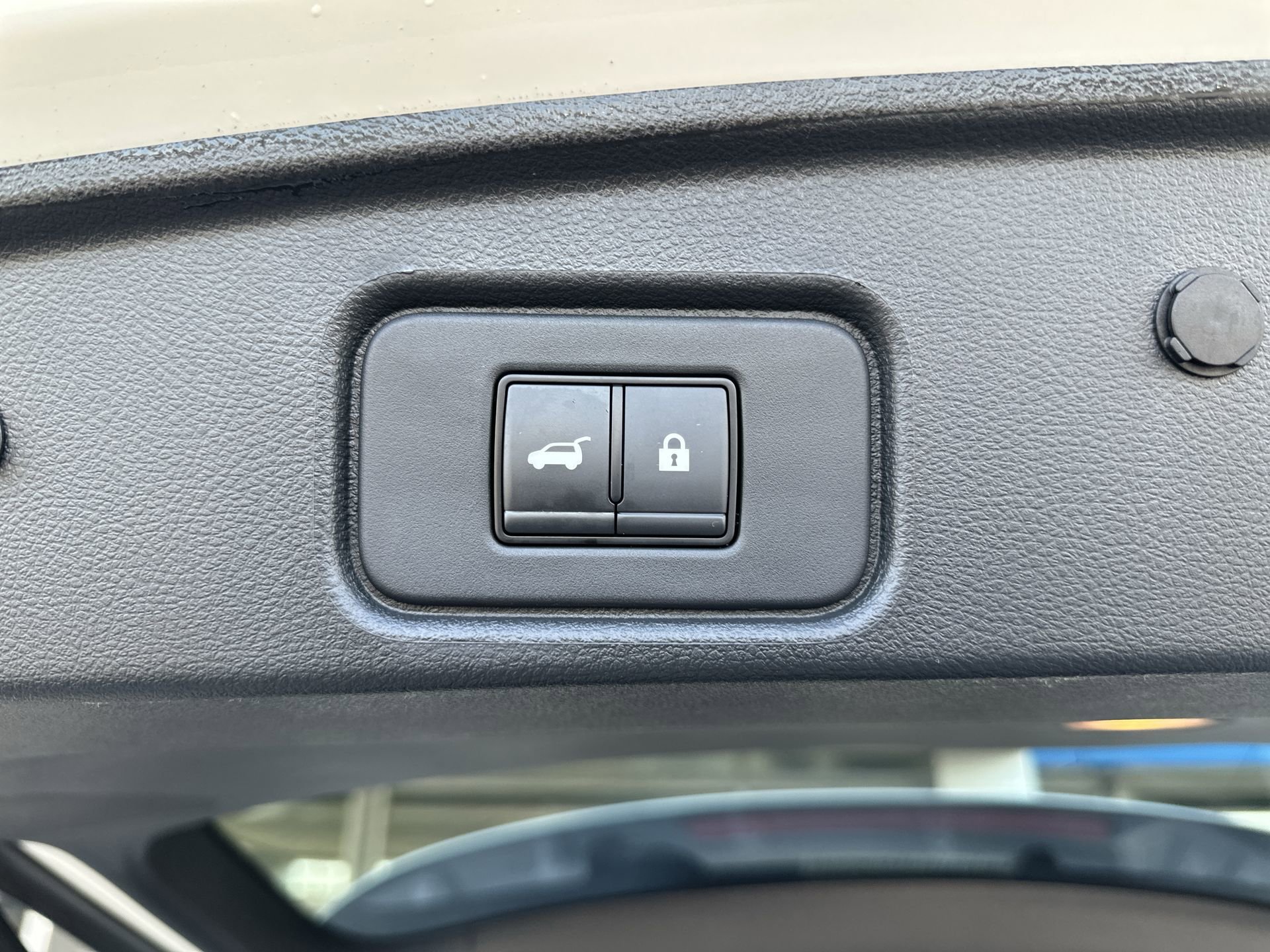 Used 2023 Nissan Pathfinder SL AWD/4WD image 32