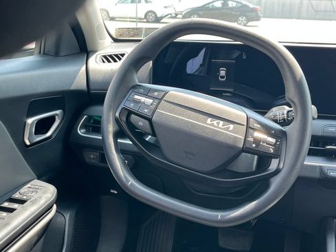 Used 2025 Kia K4 FWD image 28