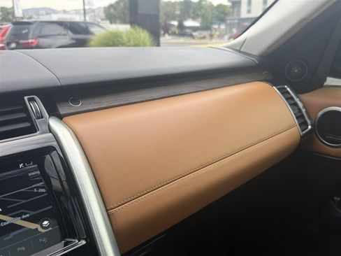 Used 2019 Land Rover Discovery HSE Luxury AWD/4WD image 37