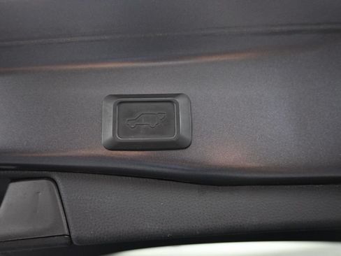 Used 2020 Toyota RAV4 XSE AWD/4WD image 12