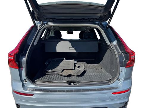 Certified 2023 Volvo XC60 B5 Plus AWD/4WD image 6