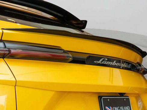 Used 2024 Lamborghini Urus Performante AWD/4WD image 71