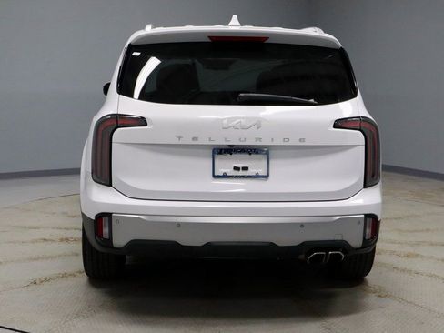 Used 2023 Kia Telluride EX w/ EX Captain's Chair Package image 11