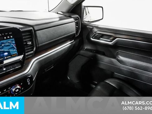 Used 2025 GMC Sierra 1500 SLT RWD image 34