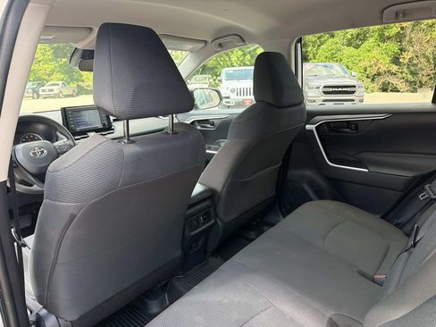 Used 2022 Toyota RAV4 LE AWD/4WD image 15