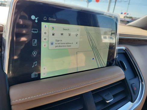 Used 2024 Chevrolet Suburban Premier image 19