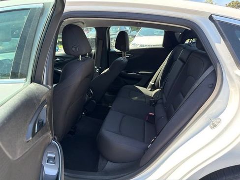 Used 2025 Chevrolet Malibu LT FWD image 17
