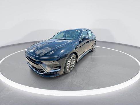 Used 2025 Hyundai Sonata SEL FWD image 4