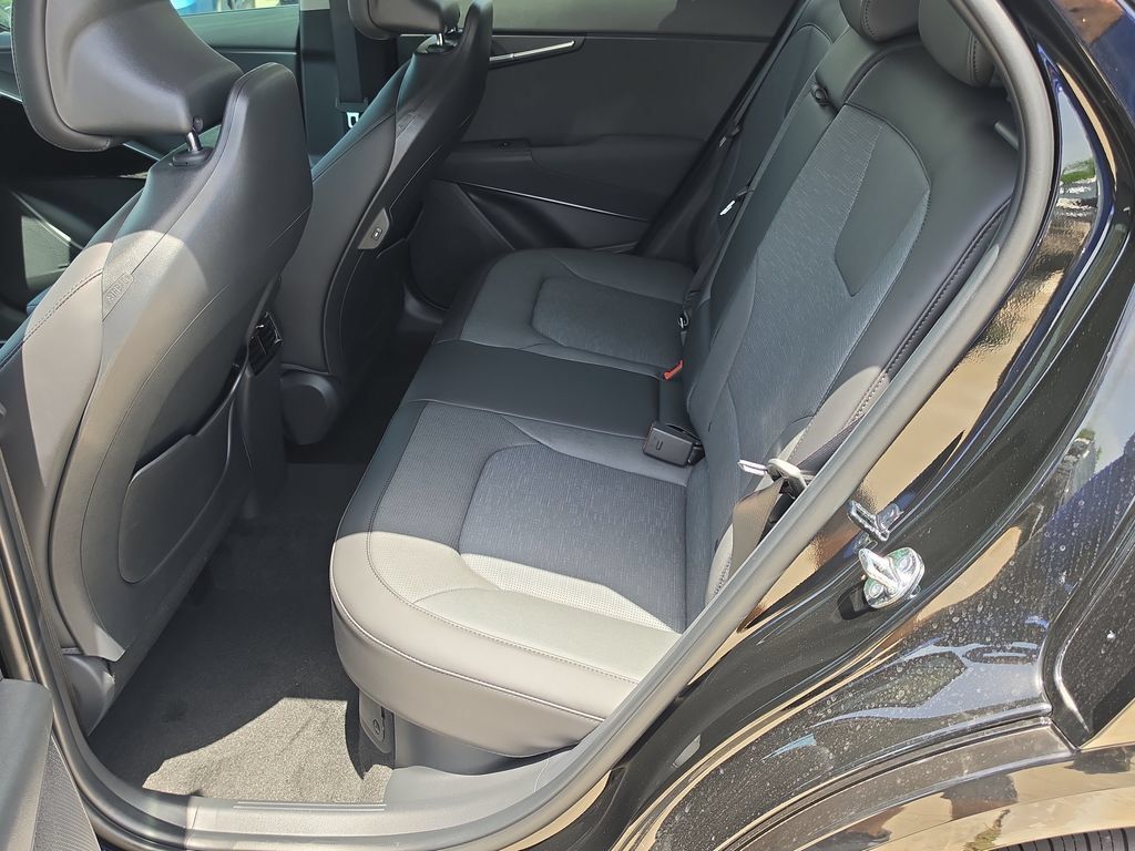 New 2026 Kia Niro SX Touring FWD image 17