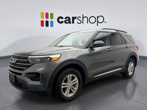 Used 2023 Ford Explorer XLT AWD/4WD image 1
