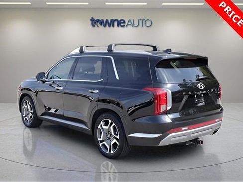 Used 2023 Hyundai Palisade Limited image 3