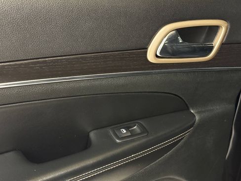 Used 2014 Jeep Grand Cherokee Limited AWD/4WD image 28