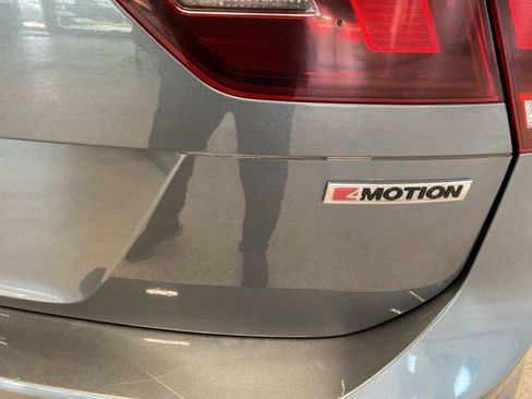 Used 2021 Volkswagen Tiguan SE image 8