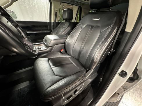 Used 2019 Ford Expedition Max Platinum image 9