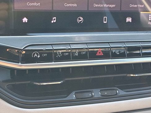 Certified 2023 Jeep Compass Limited w/ Sun and Sound Group AWD/4WD image 32