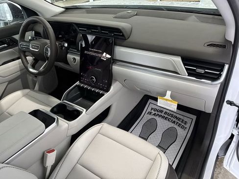 New 2026 GMC Terrain Denali w/ LPO, Floor Liner Package image 30