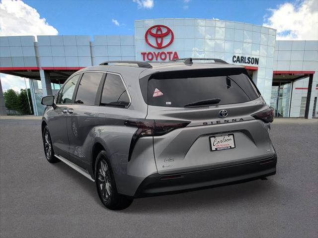 Certified 2025 Toyota Sienna XLE FWD image 5