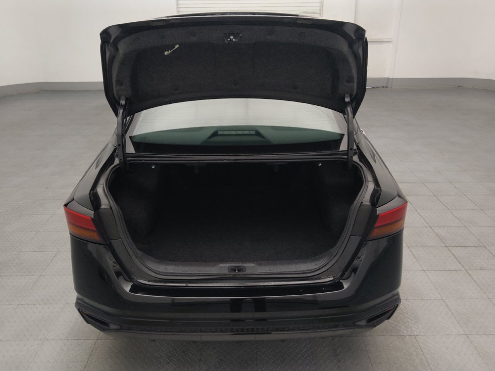 Used 2025 Nissan Altima 2.5 SV FWD image 29