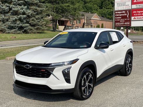 Used 2025 Chevrolet Trax RS w/ Driver Confidence Package FWD image 7