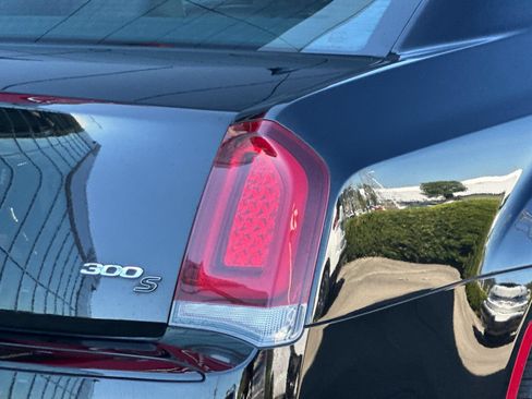 Used 2019 Chrysler 300 S RWD image 24
