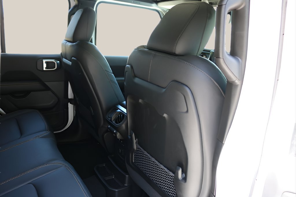 New 2026 Jeep Wrangler Unlimited Sahara AWD/4WD image 19