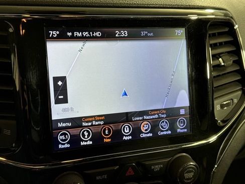 Used 2019 Jeep Grand Cherokee Limited image 33