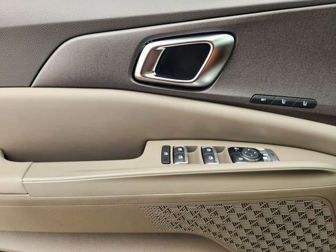 New 2026 Kia Carnival EX FWD image 18