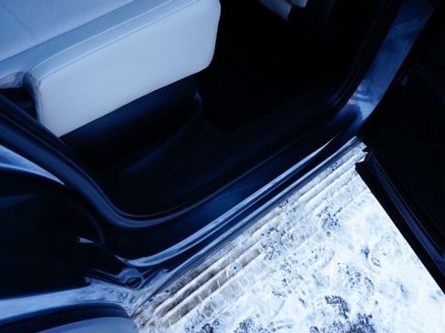 Certified 2021 Volkswagen Tiguan SE w/ Panoramic Sunroof Package image 51