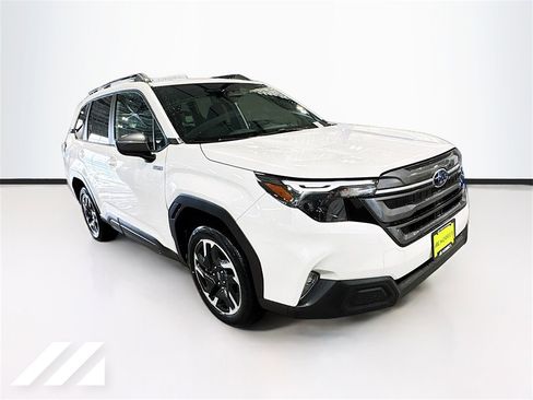 New 2025 Subaru Forester Premium image 3