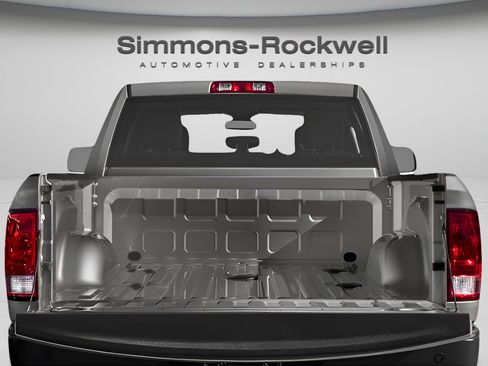 Used 2018 RAM 2500 Tradesman w/ Chrome Appearance Group image 15