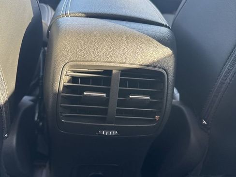 Certified 2025 Ford Escape SE image 48