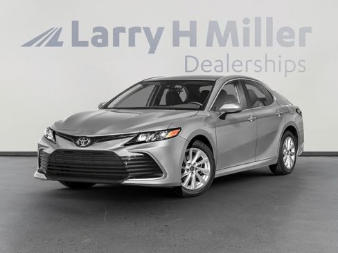 Used 2023 Toyota Camry LE FWD image 1