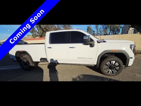 Used 2024 GMC Sierra 3500 Denali w/ Denali Reserve Package image 3