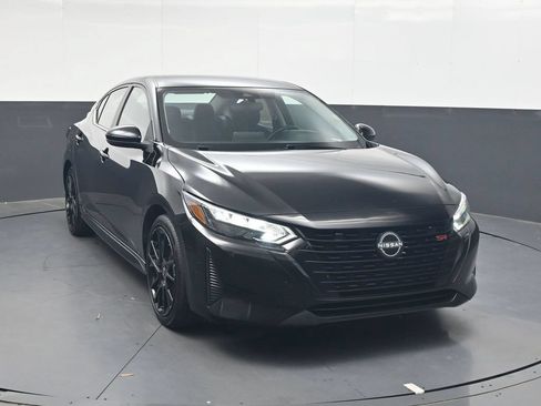 Used 2025 Nissan Sentra SR w/ Midnight Edition FWD image 2