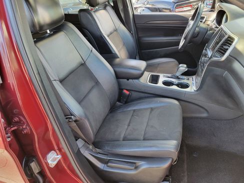 Used 2018 Jeep Grand Cherokee Altitude image 18