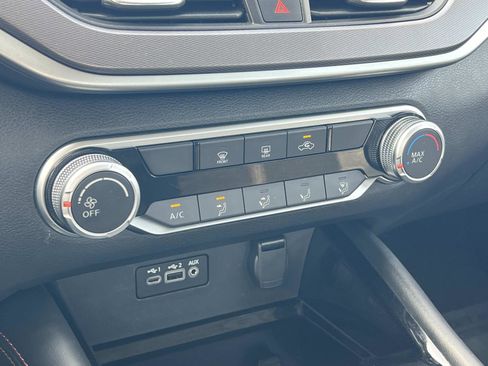 Used 2023 Nissan Altima 2.5 SR image 13