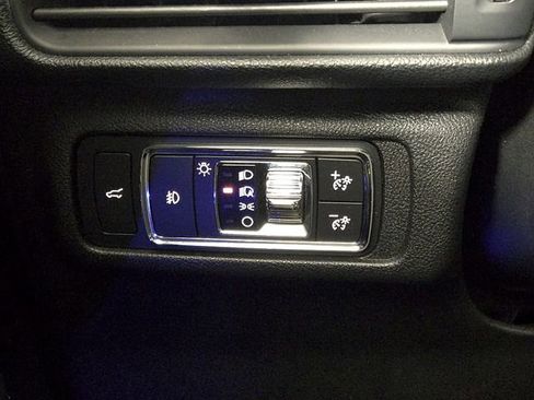 Used 2020 Lincoln Corsair Reserve w/ Equipment Group 202A image 24