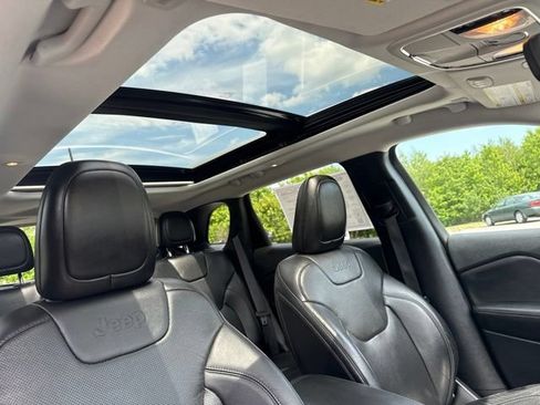 Used 2019 Jeep Cherokee Limited AWD/4WD image 43