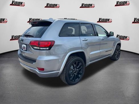 Used 2020 Jeep Grand Cherokee Altitude AWD/4WD image 5