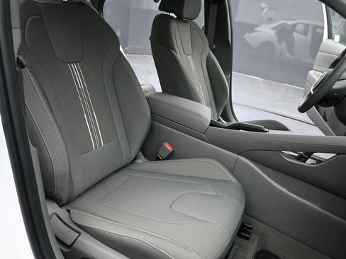 New 2025 Hyundai Elantra Sport image 30