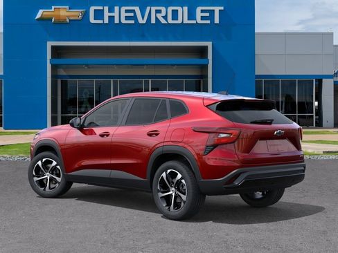 New 2026 Chevrolet Trax RS w/ Sunroof Package FWD image 3