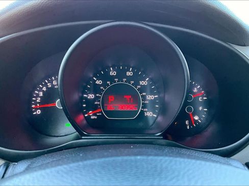 Used 2014 Kia Soul + FWD image 25